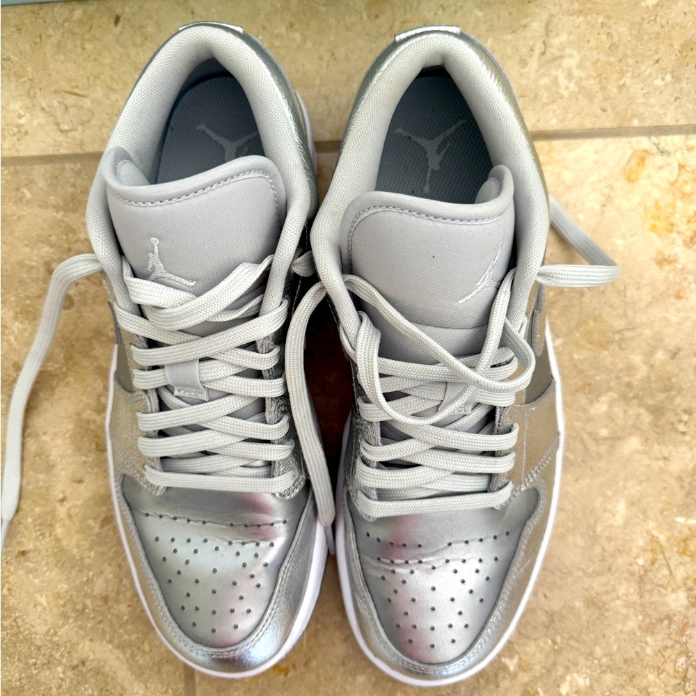 Air Jordan 1 Metallic Silver sneakers